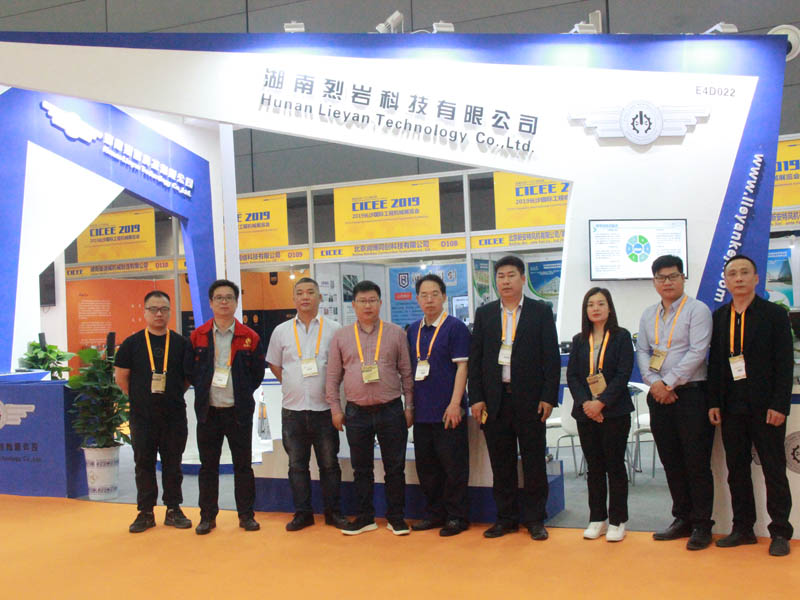 巖石劈裂機廠家 巖石劈裂機廠家